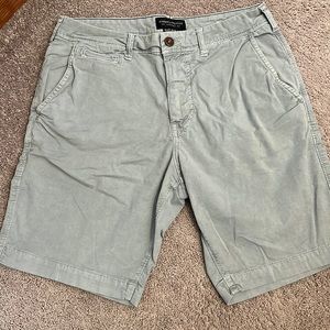 American Eagle men’s shorts